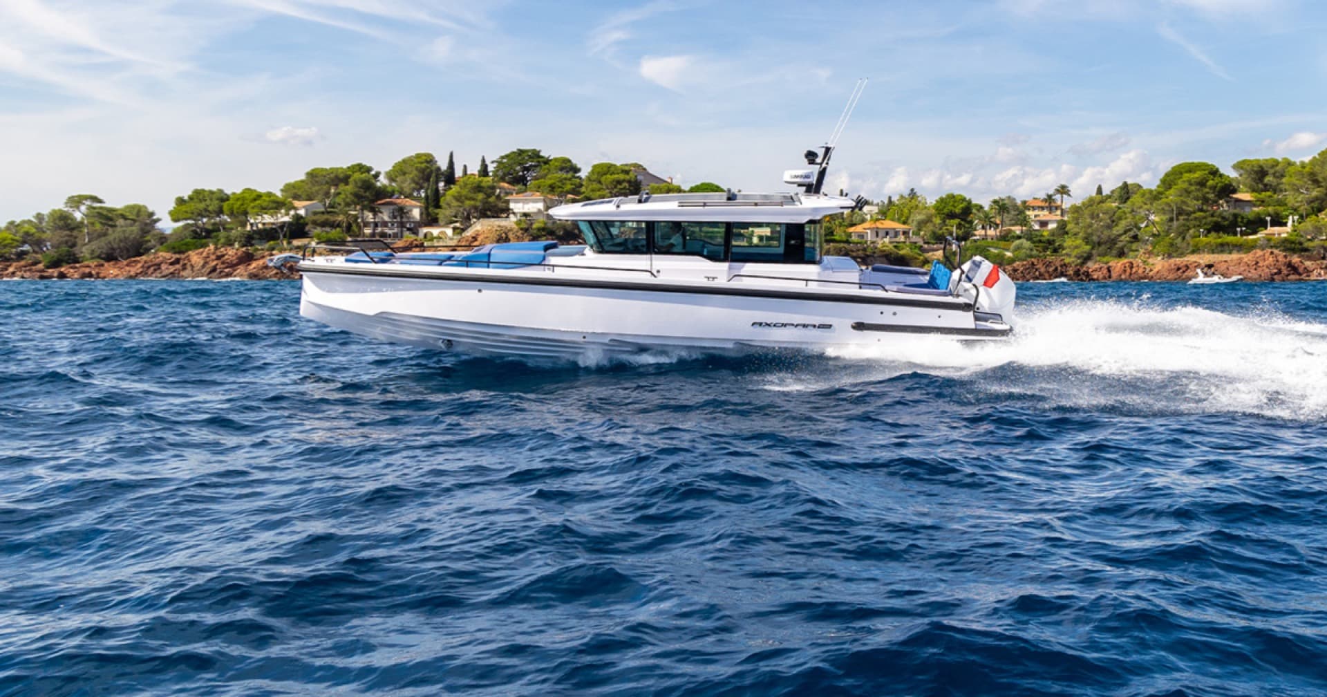 Axopar 37 Cross Cabin