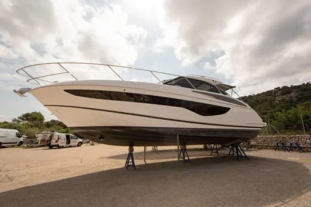 2024 Princess V40