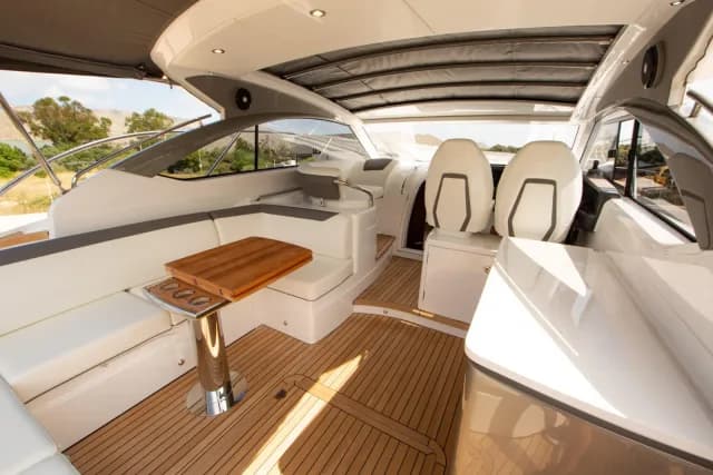 2024 Princess V40 — photo 3