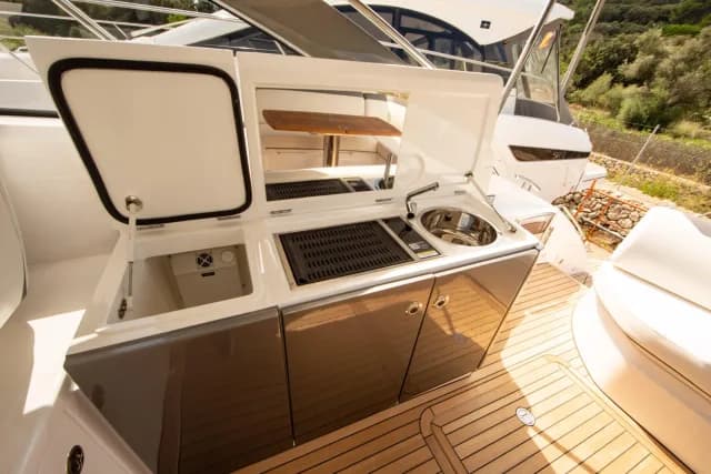 2024 Princess V40 — photo 5