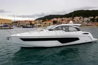 2019 Azimut Atlantis 51 — photo 2