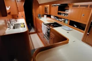 2013 Hallberg-Rassy 55 — photo 29