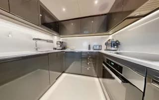 2023 Sunseeker 100 Yacht — photo 35
