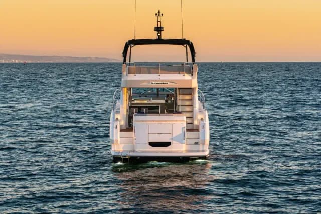 2024 Sunseeker Manhattan 55 - Exquisite British Craftsmanship - Image 3