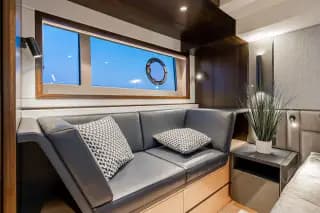 2024 Sunseeker Manhattan 55 - Exquisite British Craftsmanship - Thumbnail 14