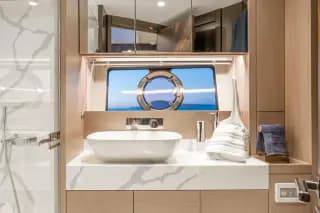2024 Sunseeker Manhattan 55 - Exquisite British Craftsmanship - Thumbnail 19