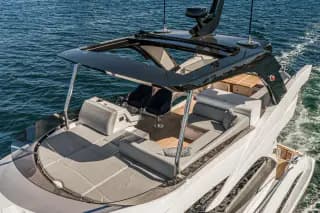 2024 Sunseeker Manhattan 55 - Exquisite British Craftsmanship - Thumbnail 23