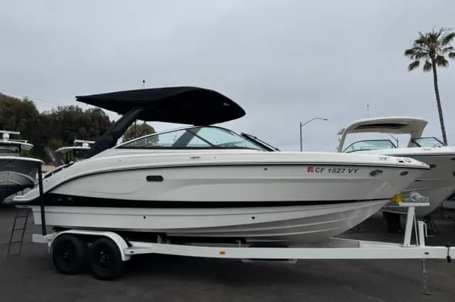 2024 Sea Ray SLX 260 - Factory Warranty Until 2029 — photo 4