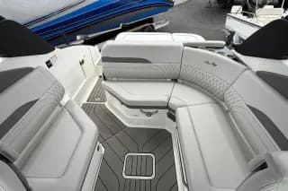 2024 Sea Ray SLX 260 - Factory Warranty Until 2029 - Thumbnail 10