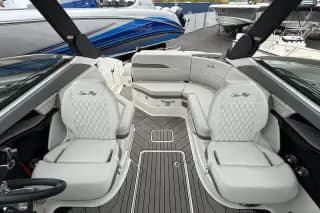 2024 Sea Ray SLX 260 - Factory Warranty Until 2029 - Thumbnail 11