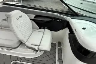 2024 Sea Ray SLX 260 - Factory Warranty Until 2029 - Thumbnail 13