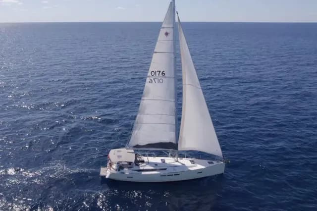 2015 Jeanneau Sun Odyssey 509 - Image 2