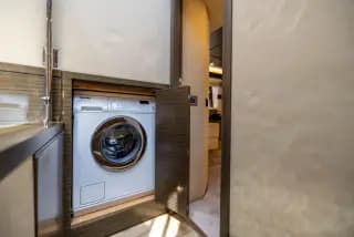 2015 Azimut 64 Flybridge - Thumbnail 48