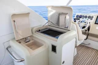 2015 Azimut 64 Flybridge - Thumbnail 38