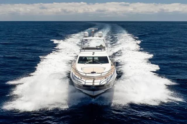 2015 Azimut 64 Flybridge - Image 3