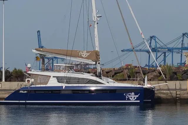 2023 Privilege Signature 510 Catamaran - Image 3