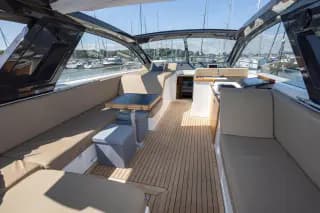 2010 Sealine SC47 | Zeus Pod Drives | Hamble Point Berth Available - Thumbnail 9
