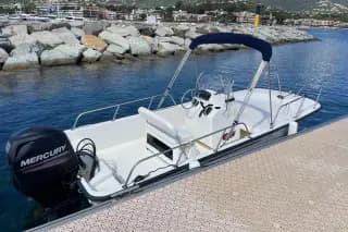 2014 Boston Whaler 170 Montauk - Thumbnail 2