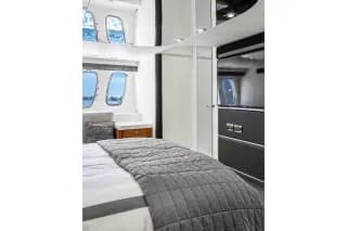 2005 Sunseeker Predator 68 - Thumbnail 16