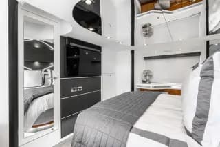 2005 Sunseeker Predator 68 - Thumbnail 24