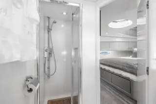 2005 Sunseeker Predator 68 - Thumbnail 30