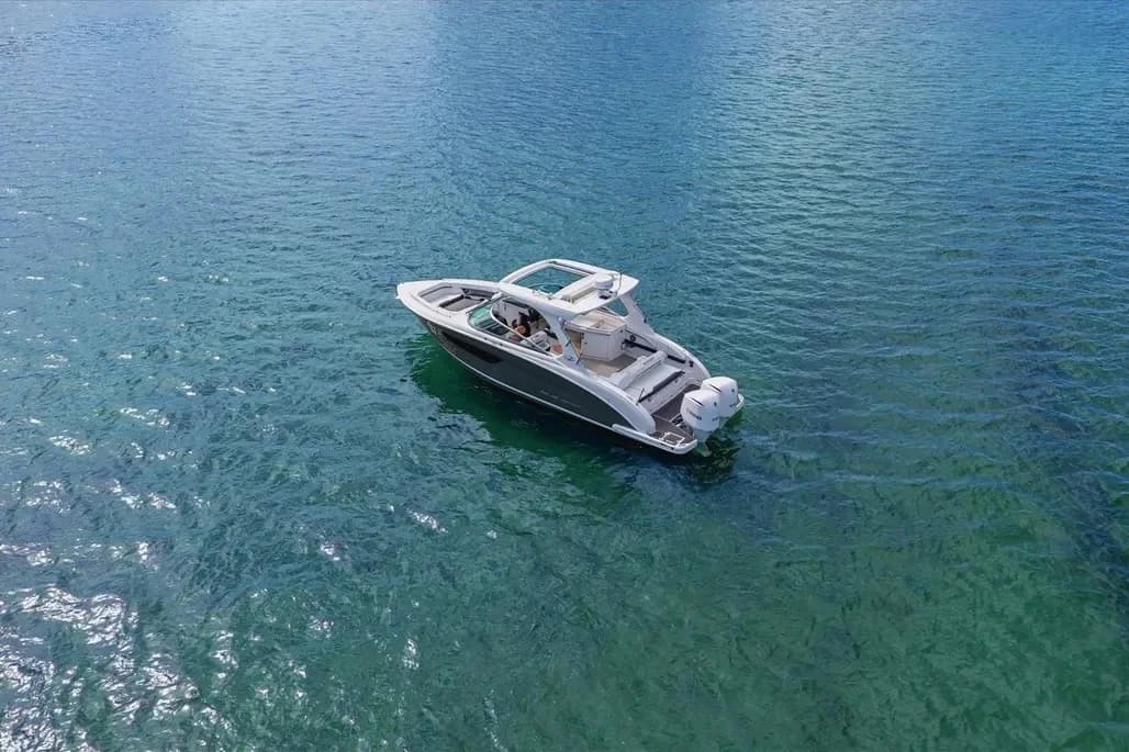 2019 Regal 33 OBX — photo 3