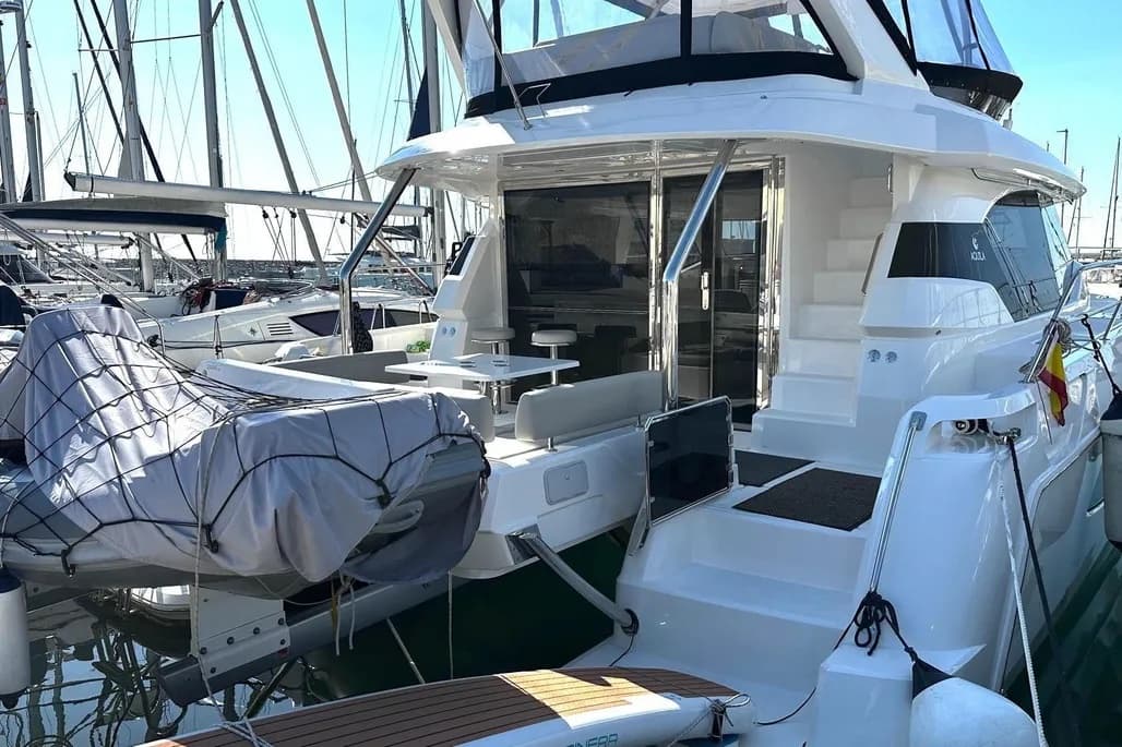 2026 Aquila 44 Power Cat - Innovative Entertaining Platform — photo 3