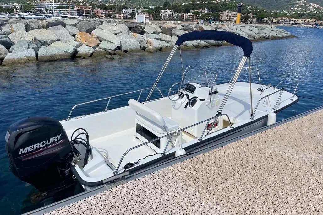 2014 Boston Whaler 170 Montauk — photo 2