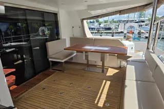 2023 Privilege Signature 510 Catamaran - Thumbnail 12
