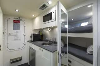 2017 Sunseeker 95 - S-CAPE - Thumbnail 8