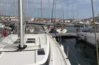 2022 Bavaria C50 Style – Immaculate 3-Cabin Cruiser, Under 80 Hours - Thumbnail 2