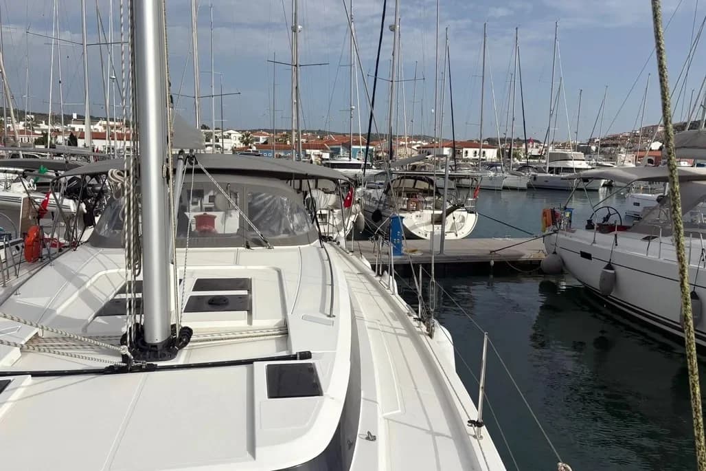 2022 Bavaria C50 Style – Immaculate 3-Cabin Cruiser, Under 80 Hours — photo 2