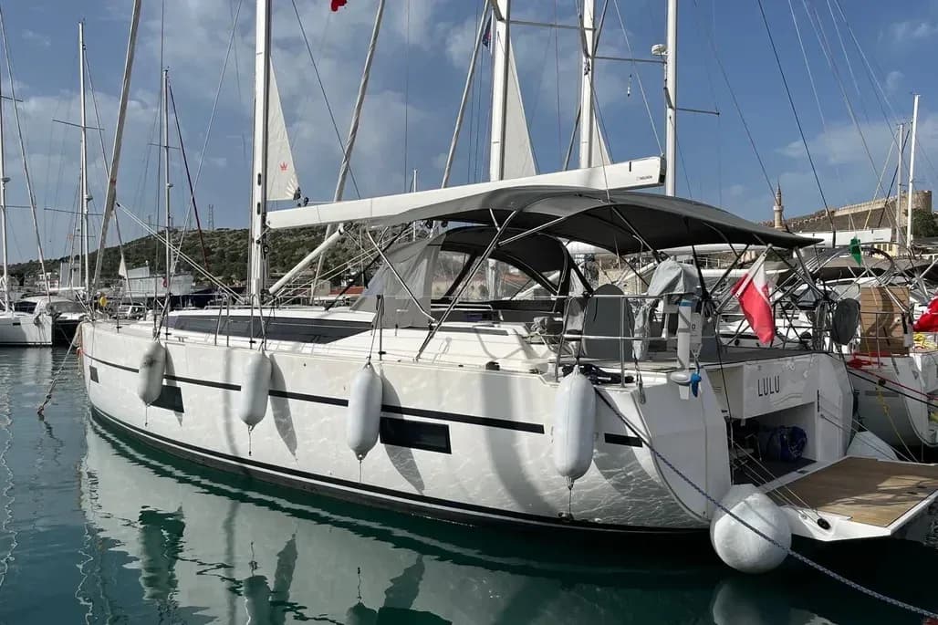 2022 Bavaria C50 Style – Immaculate 3-Cabin Cruiser, Under 80 Hours - Main image