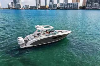 2019 Regal 33 OBX - Thumbnail 1