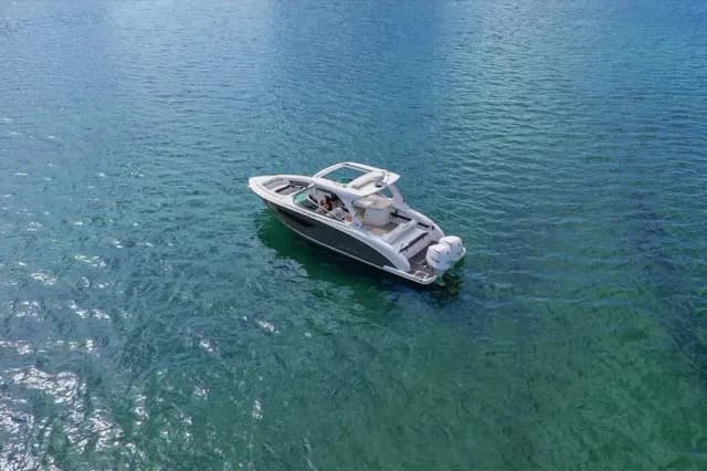 2019 Regal 33 OBX - Image 3