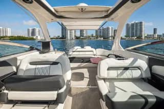 2019 Regal 33 OBX - Thumbnail 11