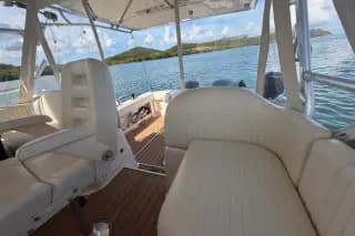2009 Grady-White 330 Express — photo 14