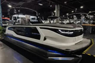 2026 Godfrey Sanpan 2300 — photo 13