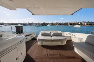 2009 Azimut 68S — photo 8