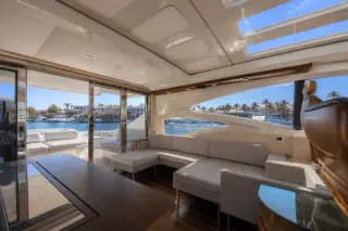 2009 Azimut 68S — photo 10