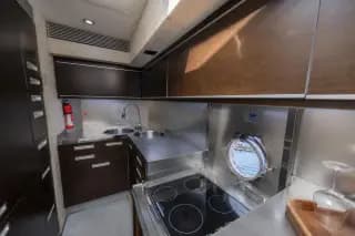 2009 Azimut 68S — photo 11