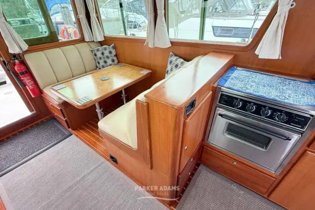 2007 360 Sedan Trawler — photo 5